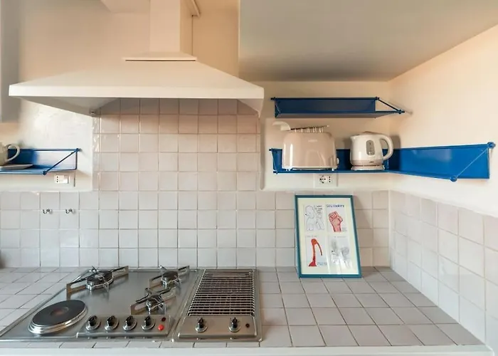 Appartamento Casa Adriana, A Burghesius Roma